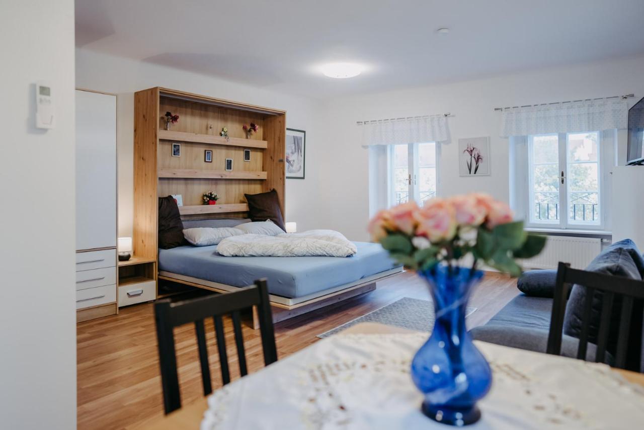 Schloss-Appartements Eisenstadt Luaran gambar